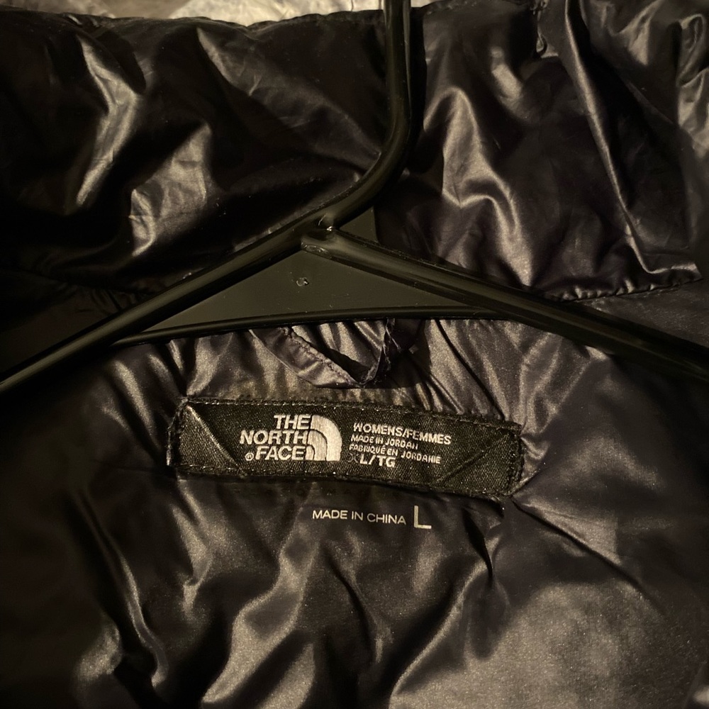Set an a nice north face warm vest